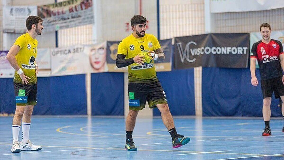 El jugador colombiano Sebas Restrepo, nuevo jugador del BM Ciudad de Algeciras, en un partido pasada campaña