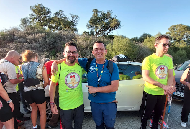 Ruta senderista por Torre Nueva en La Línea, a beneficio de la pequeña Valentina.