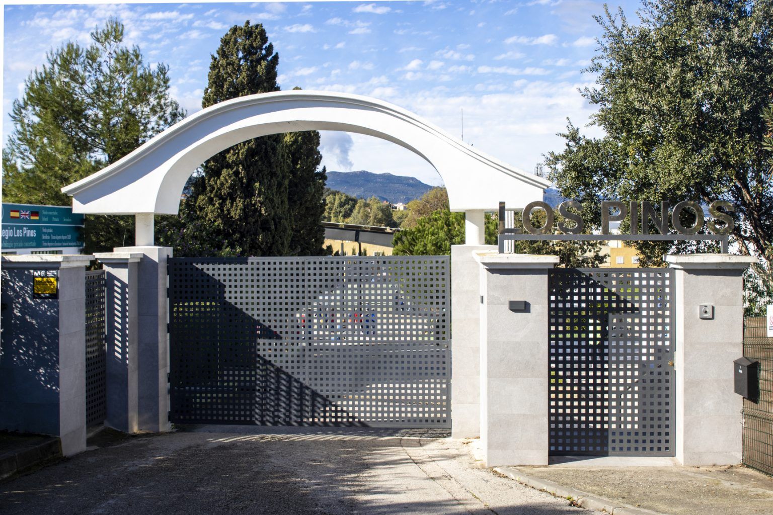 Los Pinos se pronuncia sobre la problemática del grado medio de enseñanzas deportivas. Colegio Los Pinos. Imagen de archivo.