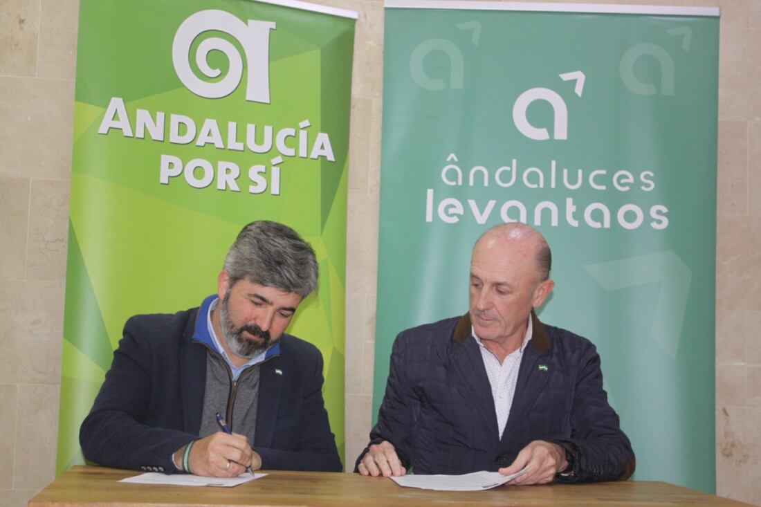 Firma del acuerdo entre Andalucía Por Sí y Andalucistas Linenses