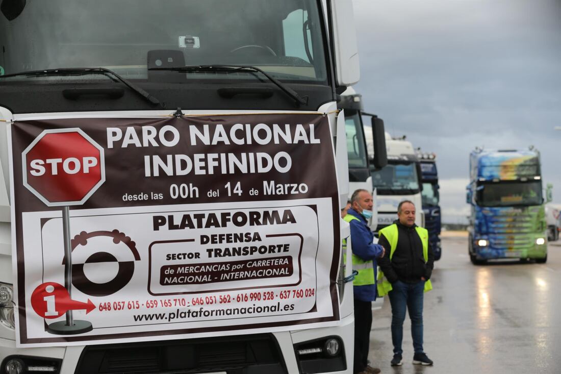 Transportistas secundando el paro indefinido - Isabel Infantes - Europa Press