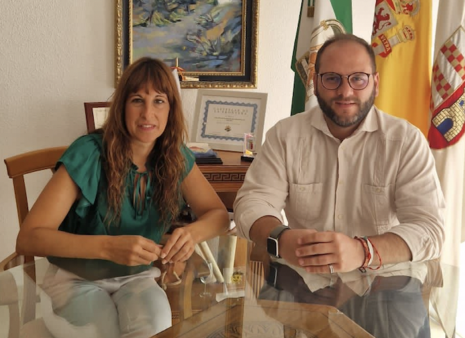 La chisparrera María del Mar Ortega publica 'Recuerdos de la Almoraima', un homenaje a su padre y a siglos de linaje