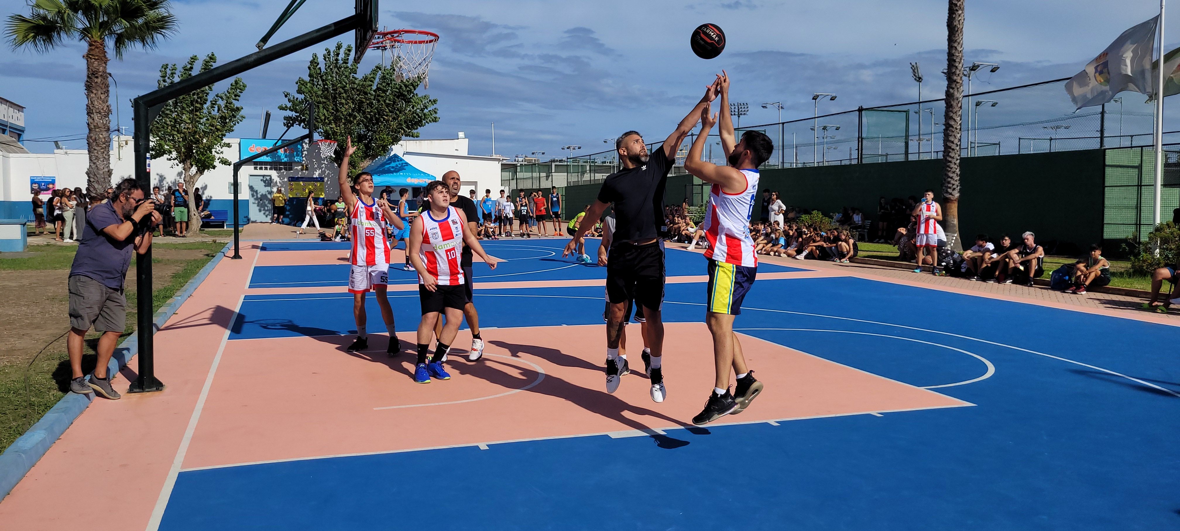 UDEA Algeciras y Cimbis, ganadores del torneo de baloncesto 3x3 de La Línea