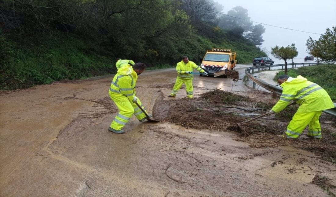 Sucesos.- El temporal de lluvia y viento provoca un centenar de incidencias en Andalucía