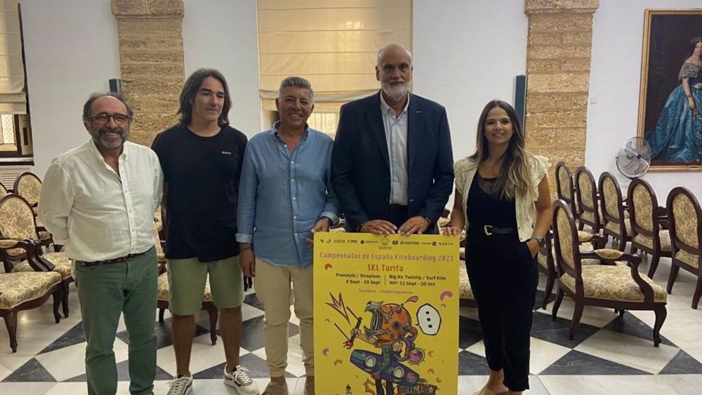 La playa de Valdevaqueros acoge en septiembre y octubre los Campeonatos de España de Kiteboarding.