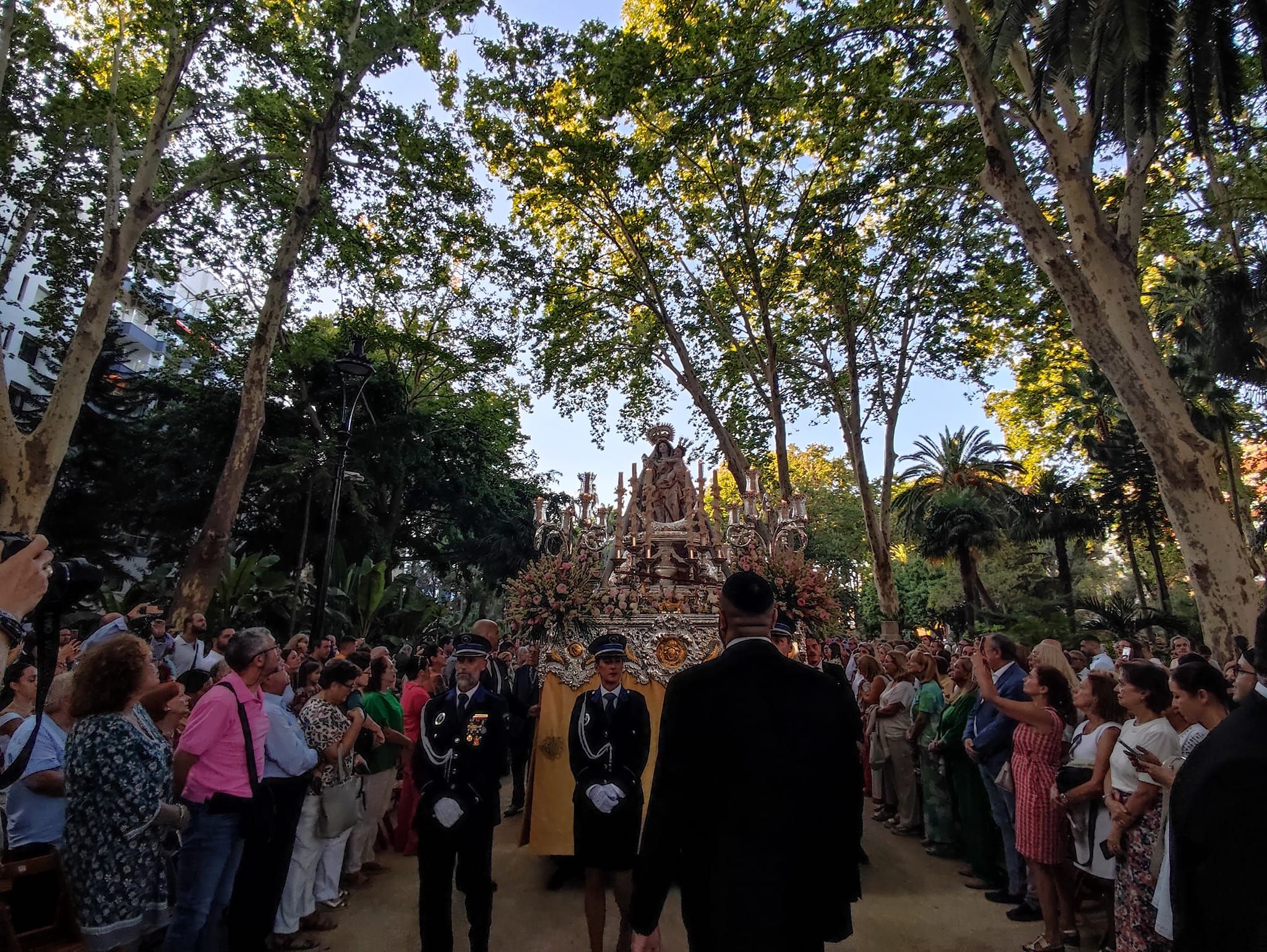 Algeciras Magna. La Palma, a su paso por el Parque María Cristina. Foto: S.D. / 8Directo.