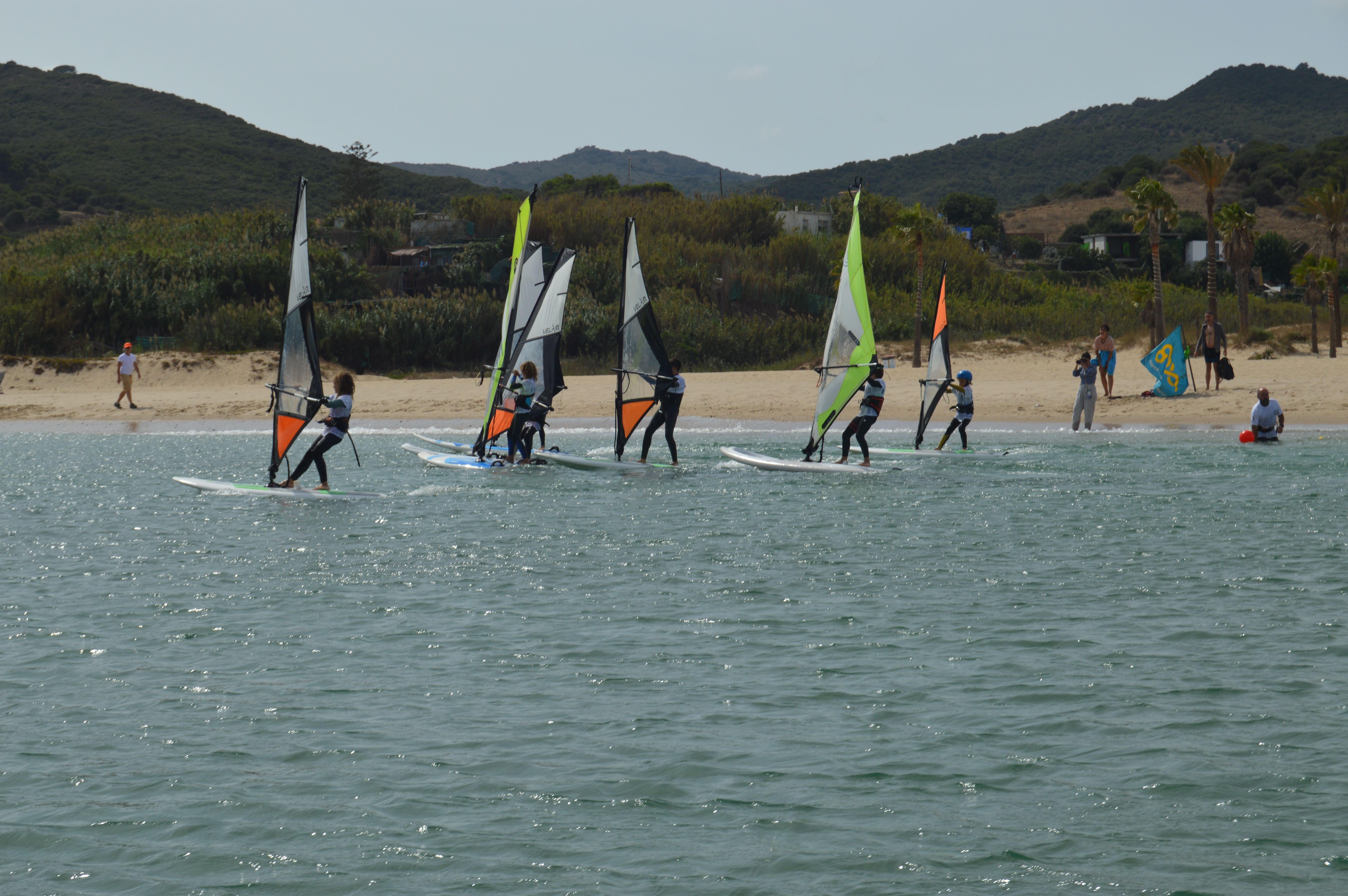 Getares, escenario de la tercera edición de la regata de windsurf 'La Especial de Algeciras'