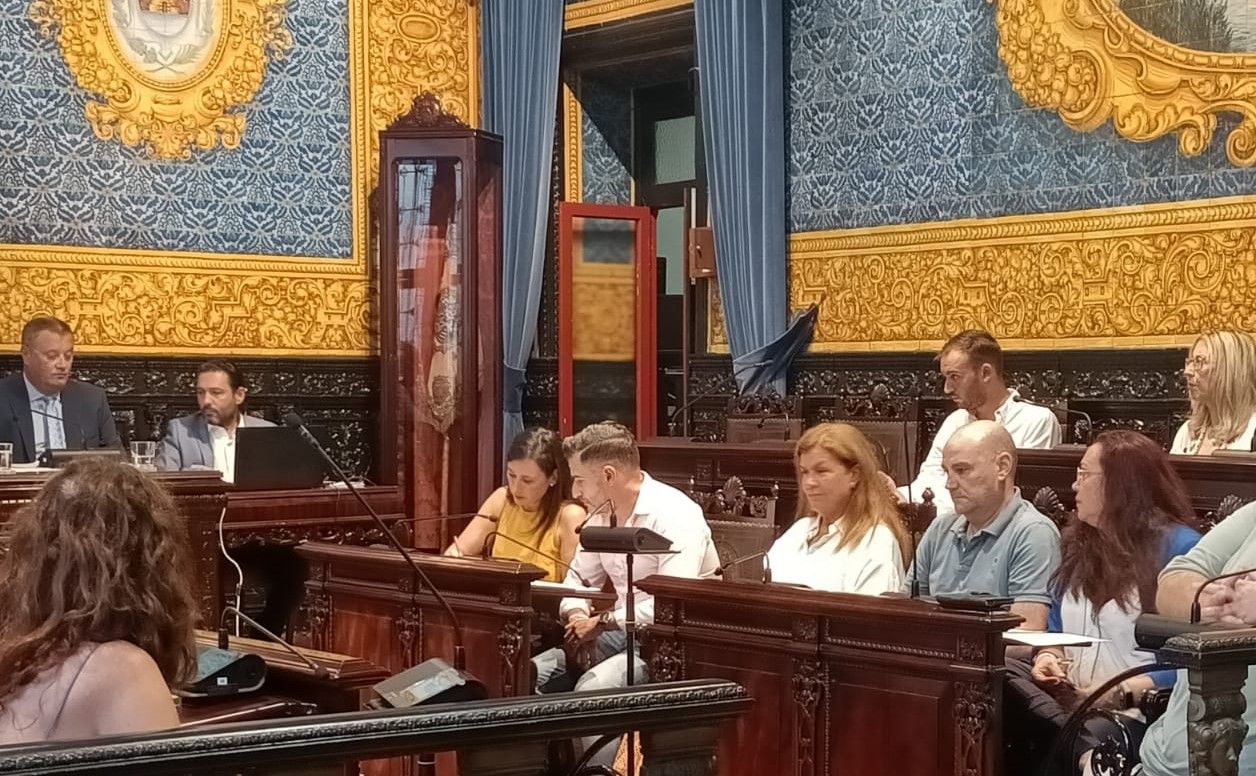 El PSOE critica que la adhesión al Fondo de Ordenación va a suponer un aumento de la deuda municipal