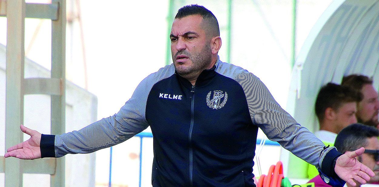 Adrián Hernández Abenza ‘Patiya’, entrenador del Yeclano Deportivo