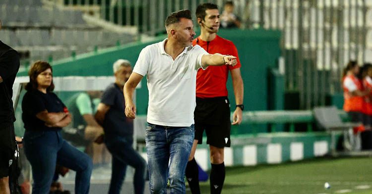 Iván Ania Cadavieco, en el encuentro frente al Linares Deportivo/Foto: cordobadeporte