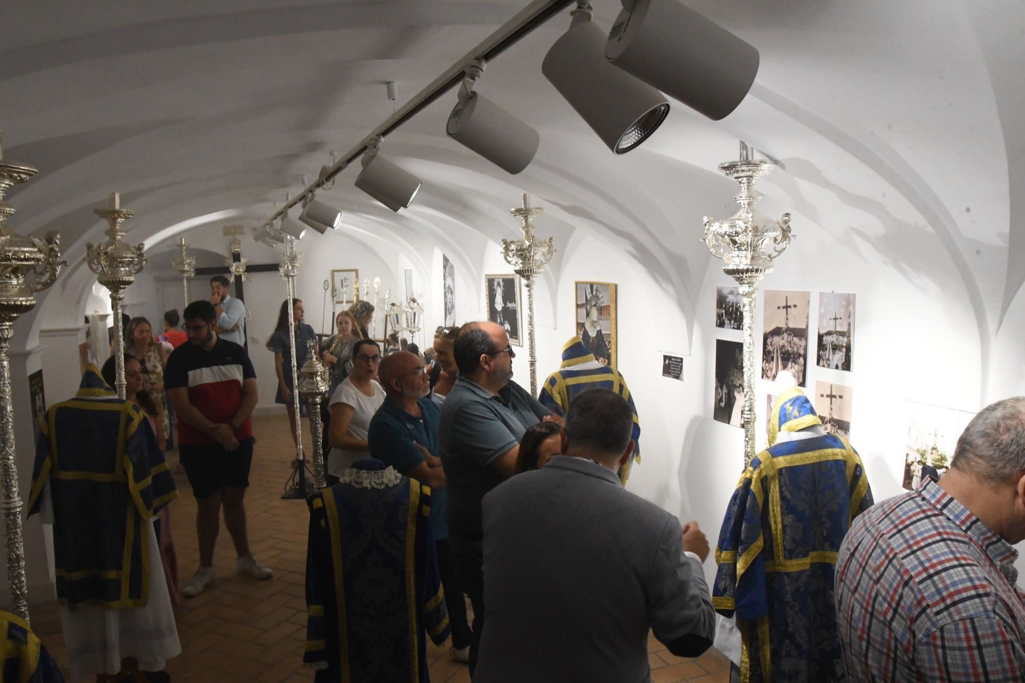 San Roque recuerda el centenario de la Cofradía de las Angustias con una exposición 