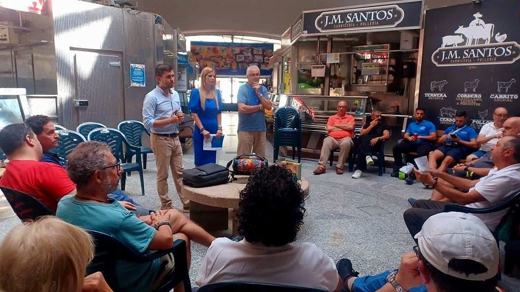 El Ayuntamiento informa a los comerciantes del “Ingeniero Torroja” y el Barrio de la Caridad sobre el proyecto “Market Place”.