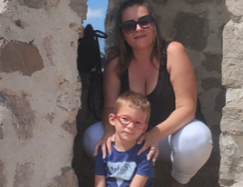 Diego junto a su madre, Tamara Carou. Diego junto a su madre, Tamara Carou.