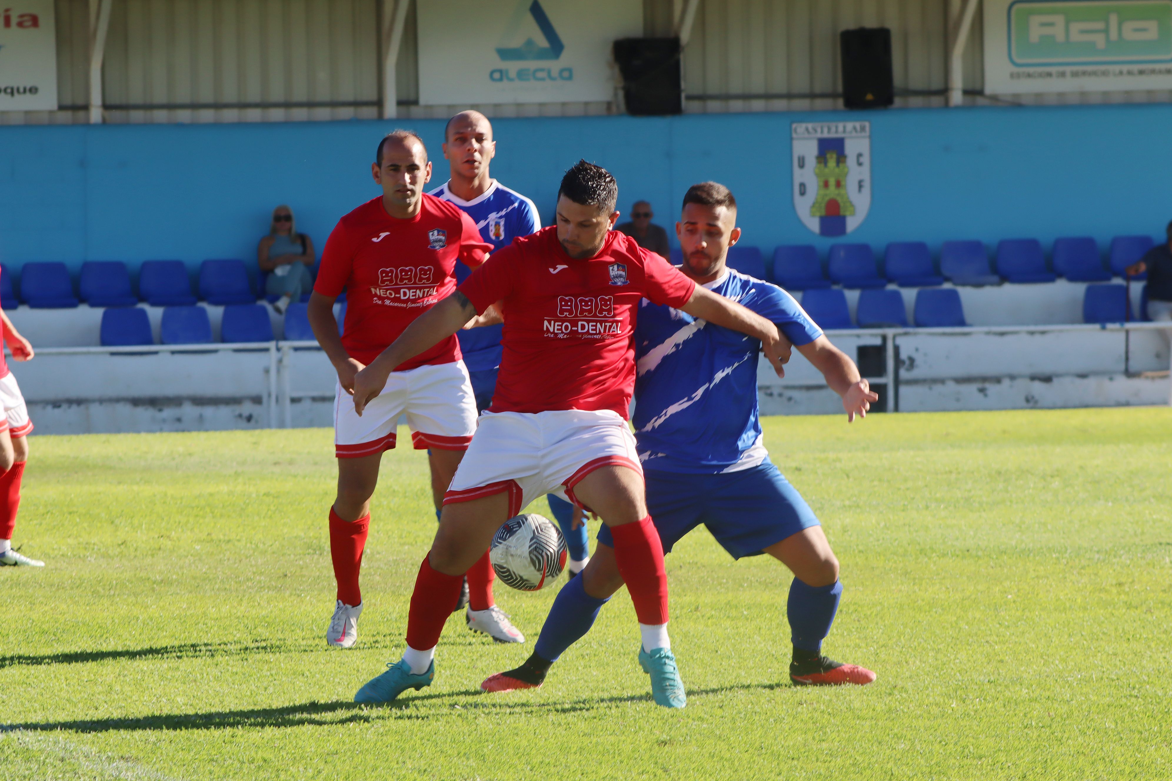 Un lance del UD Castellar CF - CD Rayo Alcalá de cuartos de final de la Supercopa Diputación de Cádiz/Foto: Axel S.C.