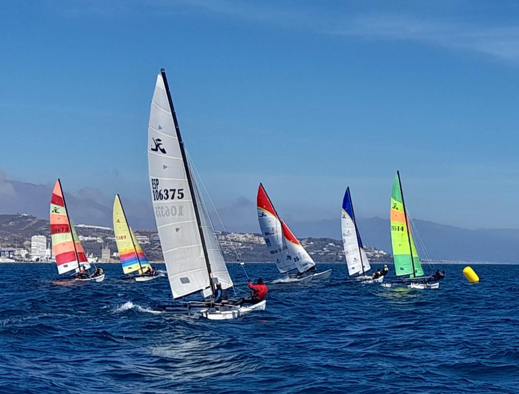 Pablo Parias y Enrique Benjumea, terceros en H-16 en la segunda jornada del Nacional de catamaranes