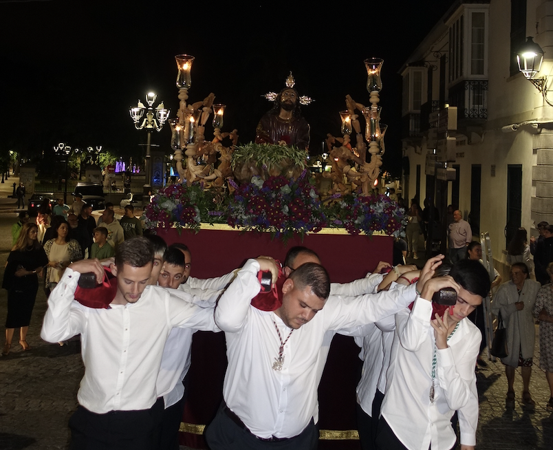 Trasladada junto a sus fieles la Oración del Huerto a la parroquia Santa María La Coronada de San Roque