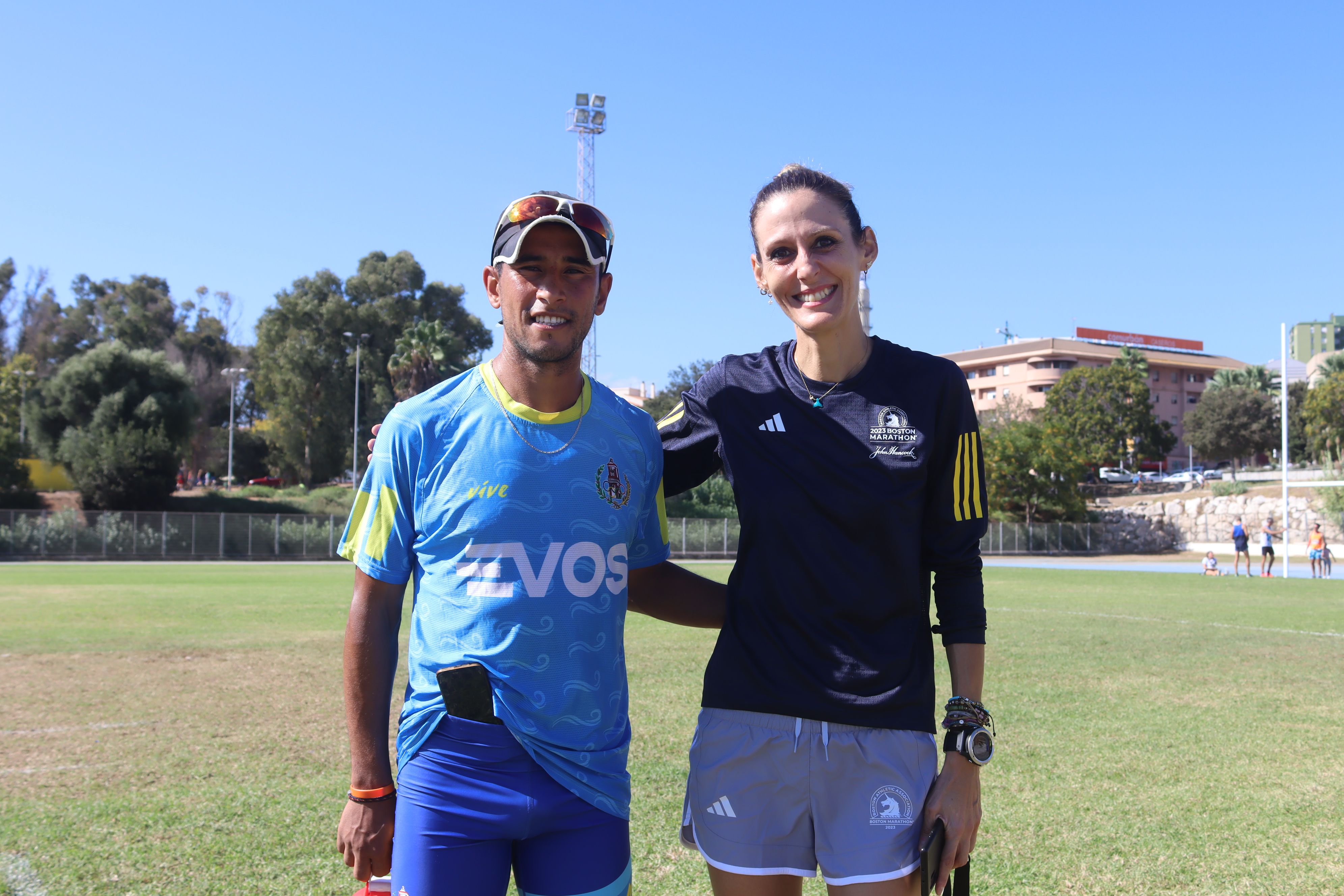 Mustapha Sabili y Elsa Melcón posan para 8Directo tras ganar la XXIII Carrera Urbana ‘Ciudad de Algeciras’/Foto: Axel S.C.