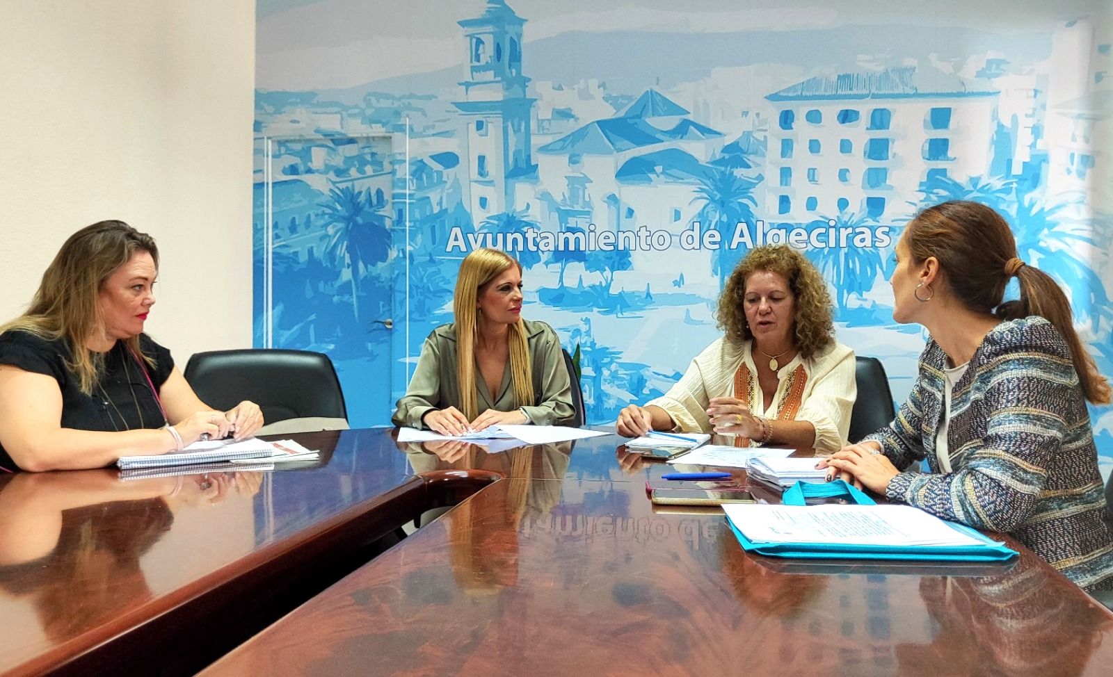 El Ayuntamiento de Algeciras mantiene un encuentro con Apymeal. 