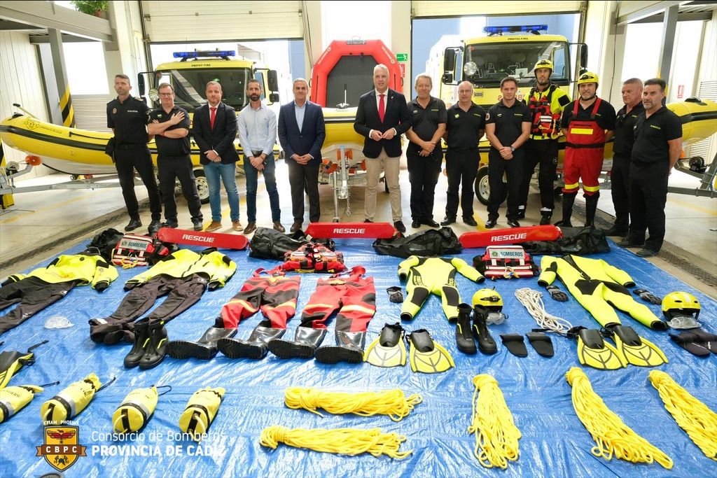 Bomberos adquiere embarcaciones semirrígidas con motor y remolque para actuaciones en inundaciones.