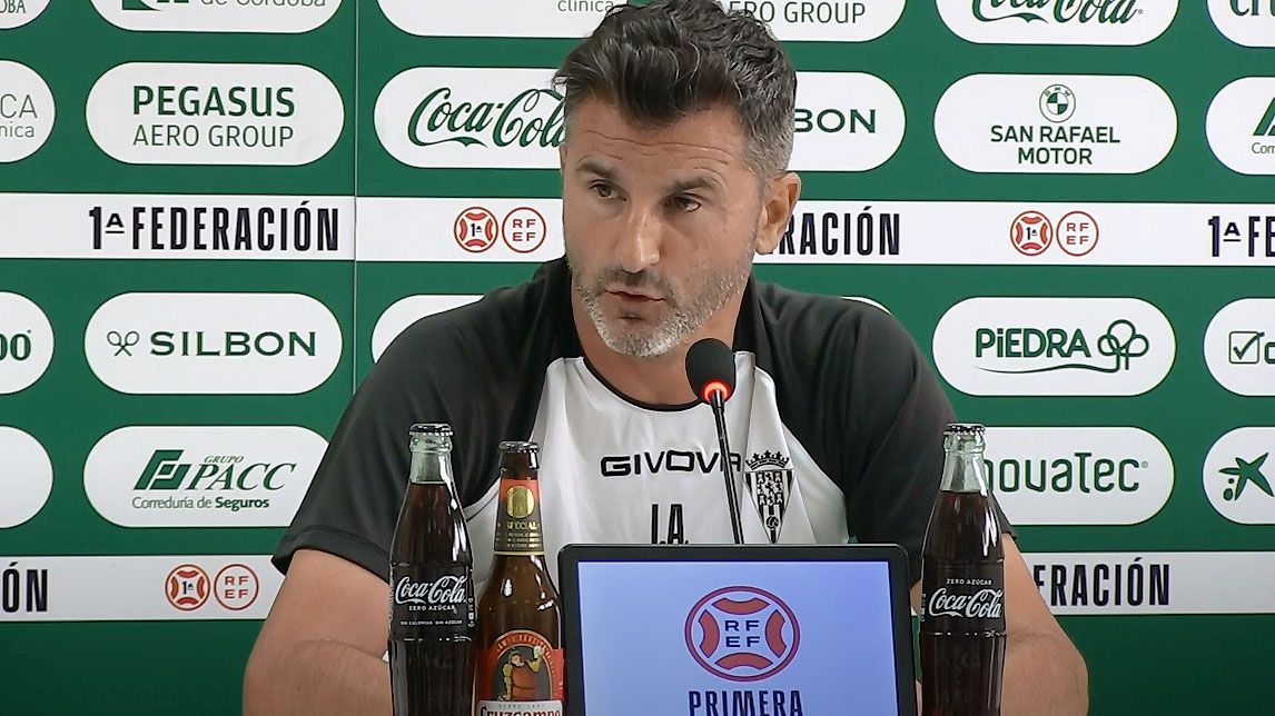 Iván Ania, entrenador del Córdoba Club de Fútbol, en rueda de prensa