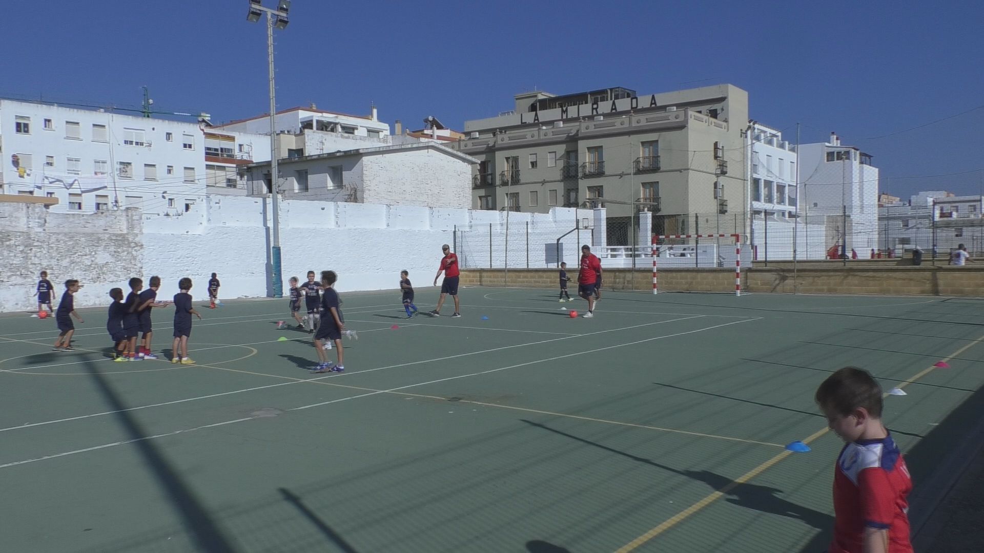 La Delegación de Deportes de Tarifa anuncia la apertura de sus instalaciones todos los 'findes'