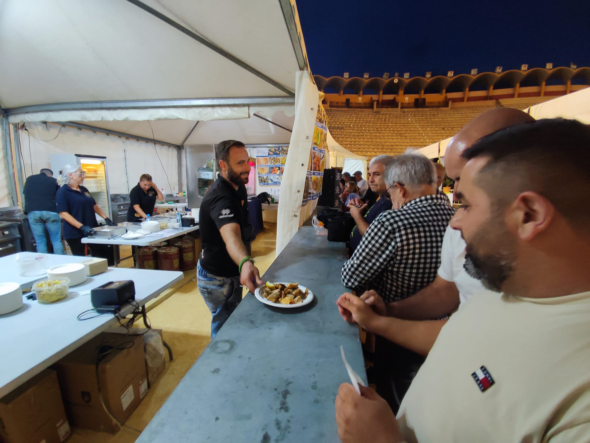 Las mejores imágenes de la feria del marisco y el pescaíto frito de Algeciras