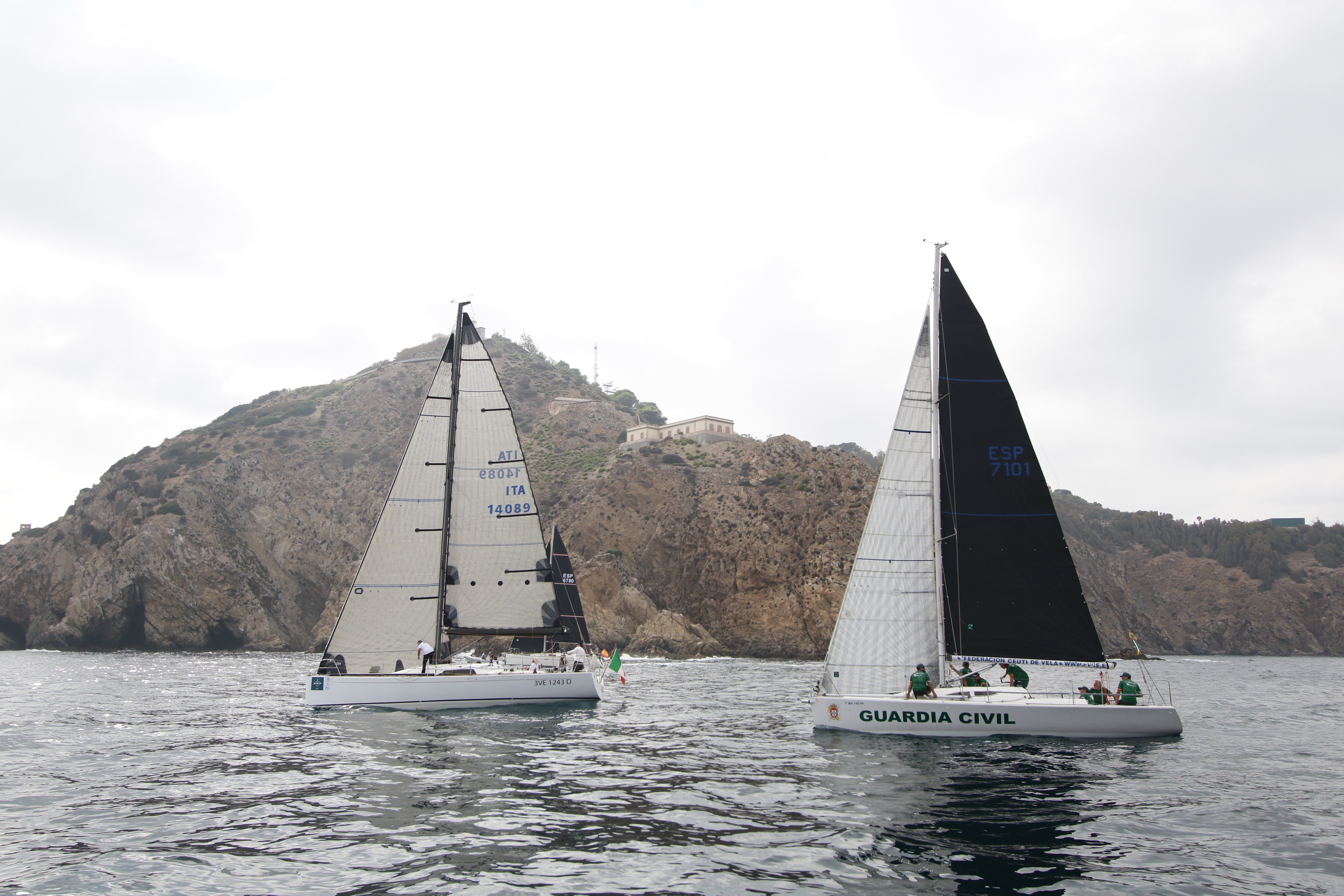 La 8ª Prueba del Interclubs del Estrecho-Ceuta Emociona, sin ganadores por falta de viento