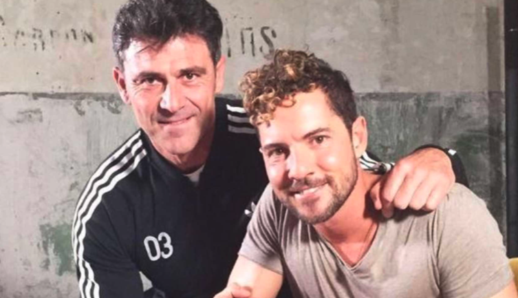 El linense Edu Mena, protagonista de uno de los momentos más emotivos del documental 'Bisbal'. Foto: Redes Sociales. 