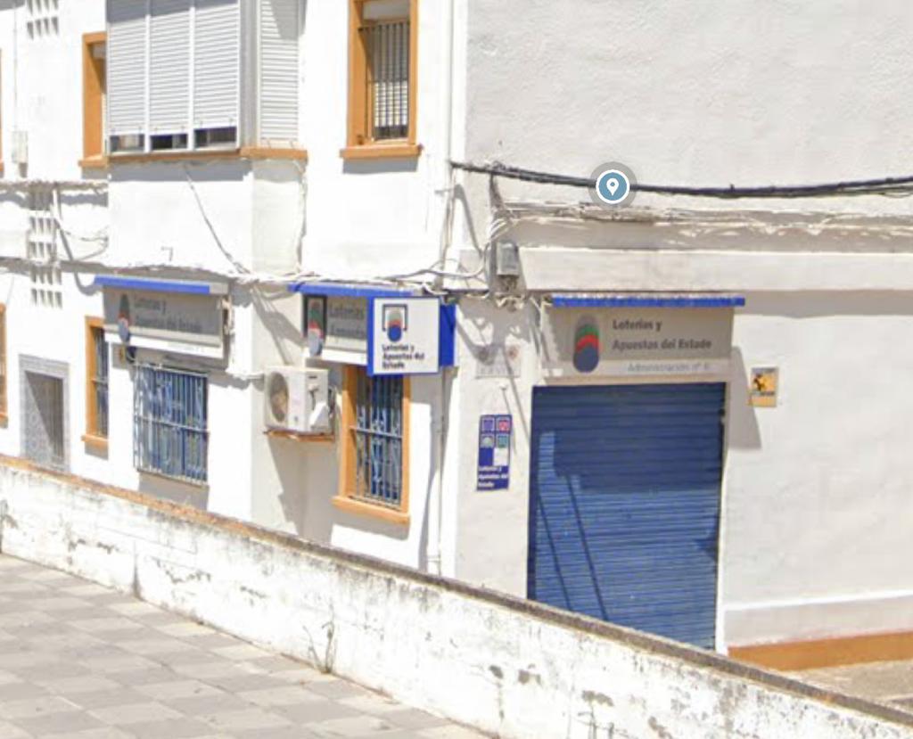 Administración de Loterías 'Don Rafael' en la Avenida Virgen del Carmen, 10, en Algeciras. 
