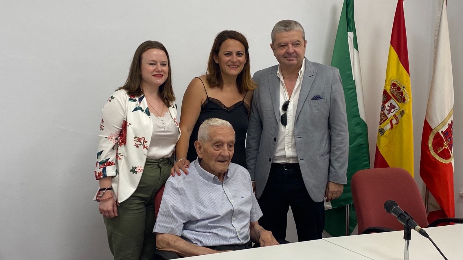 Pesar por el fallecimiento de Julián Ruiz Carmona, maestro muy querido en San Roque.