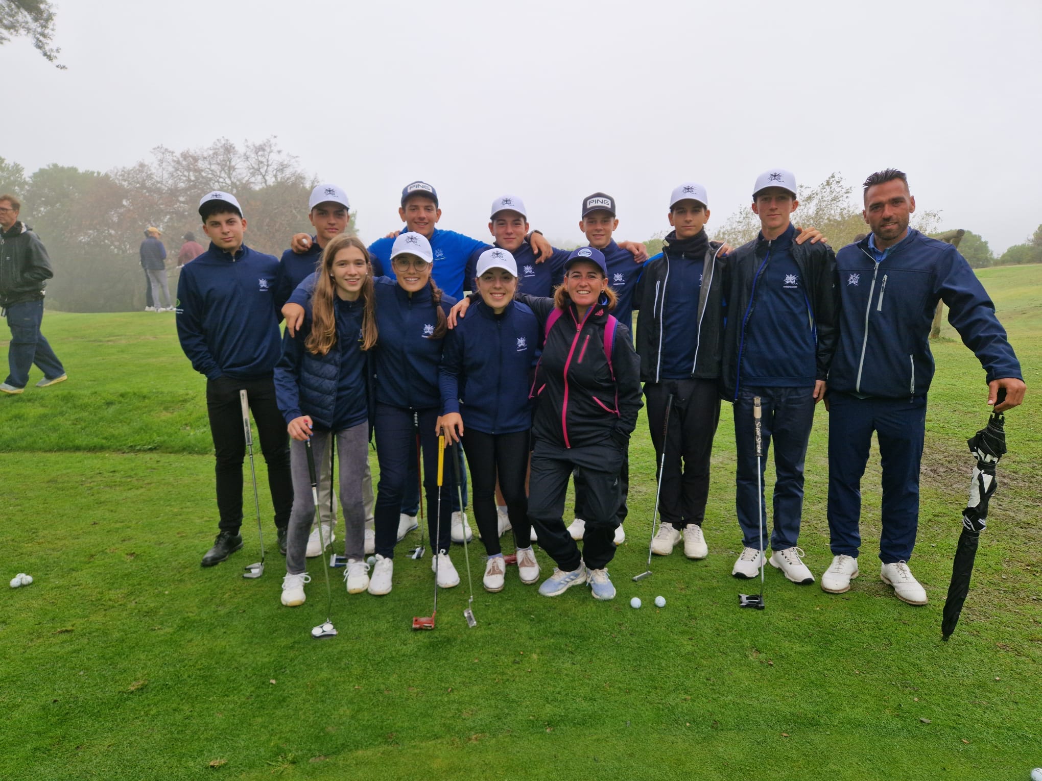 Grupo de jugadores del Club de Golf La Cañada