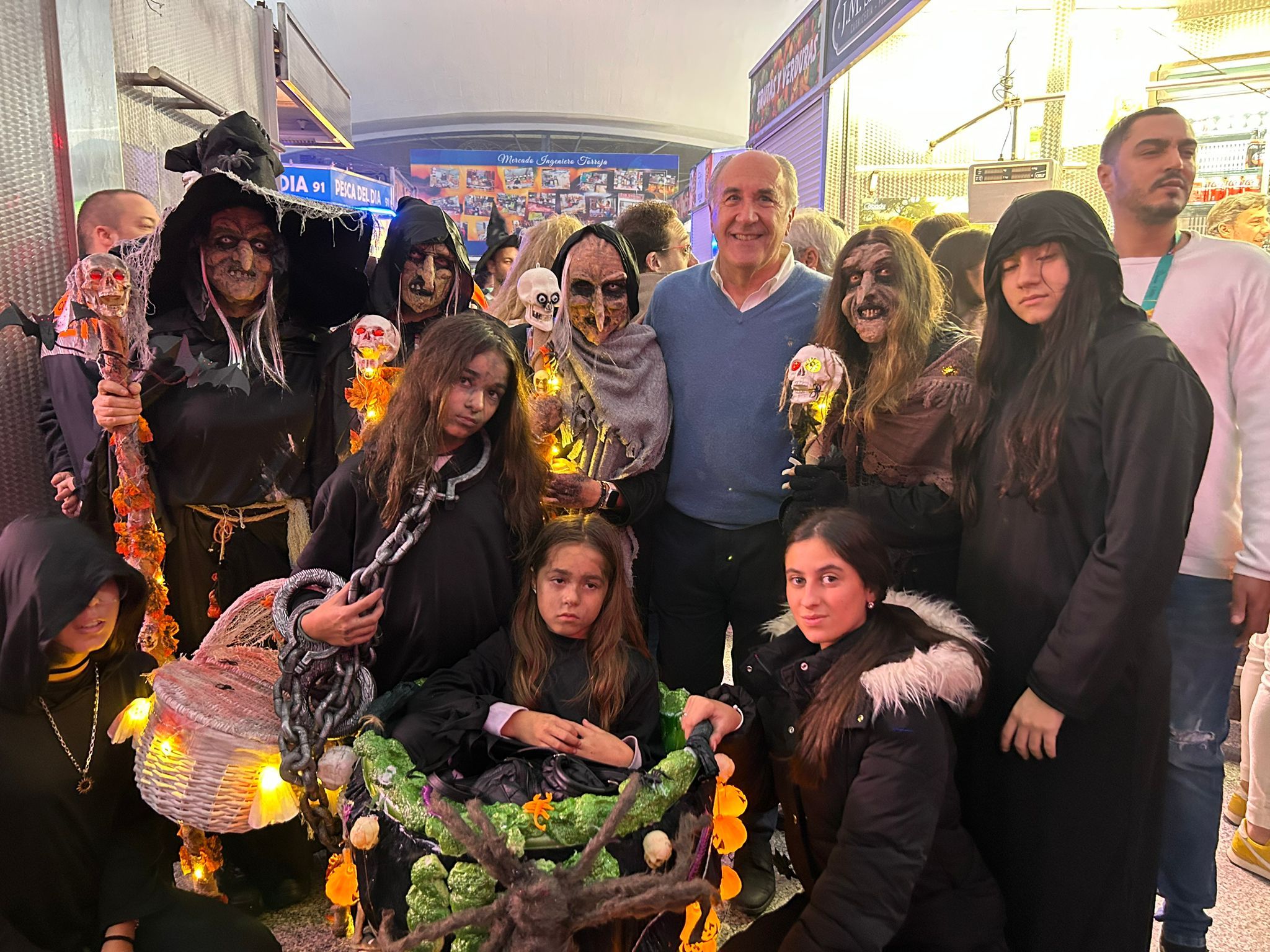 El Ayuntamiento destaca el éxito de la Noche de Tosantos en ambos mercados