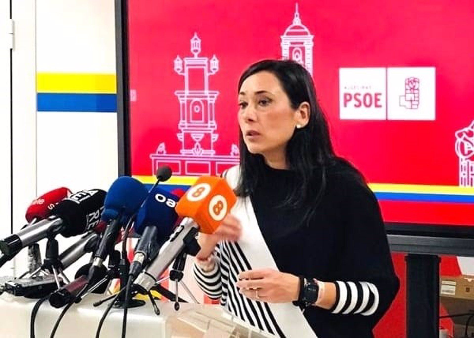 PSOE ve "demoledor" el informe de Cámara de Cuentas que "confirma incumplimientos" del Ayuntamiento. Rocío Arrabal, general del PSOE algecireño y portavoz en la corporación municipal. 