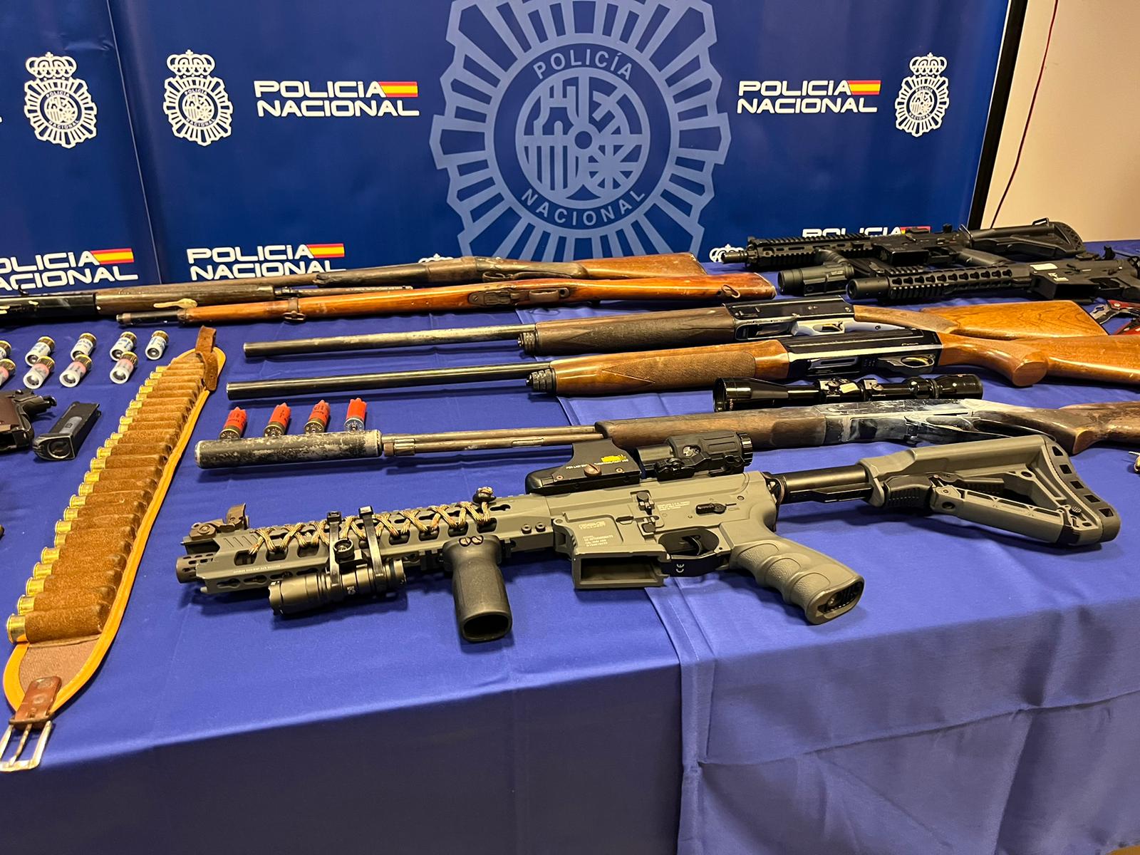 Armas intervenidas tras el tiroteo en La Bajadilla.