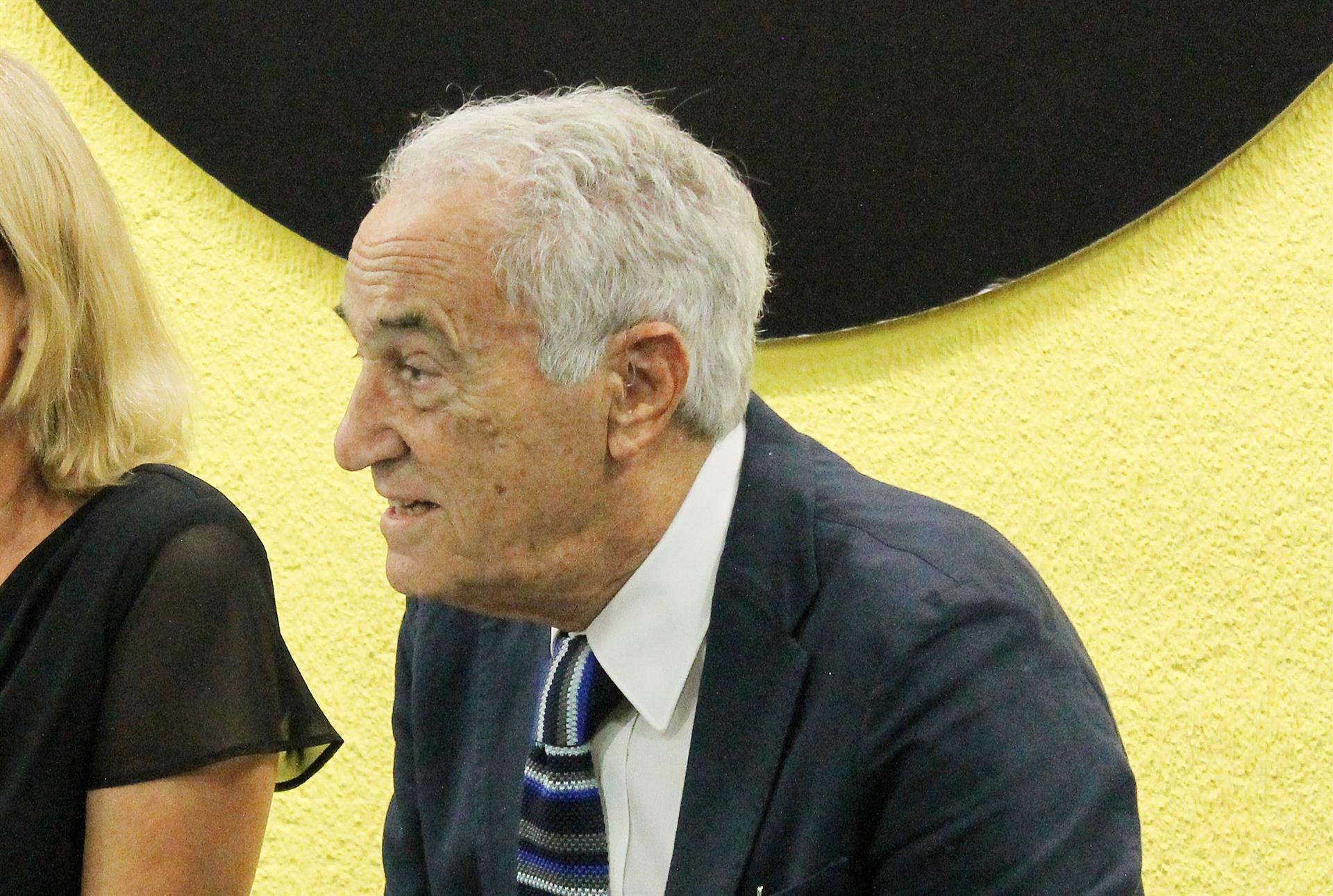 Fallece el periodista José María Carrascal a los 92 años. El periodista José María Carrascal, durante la presentación de uno de sus libros. - EUROPA PRESS - Archivo.