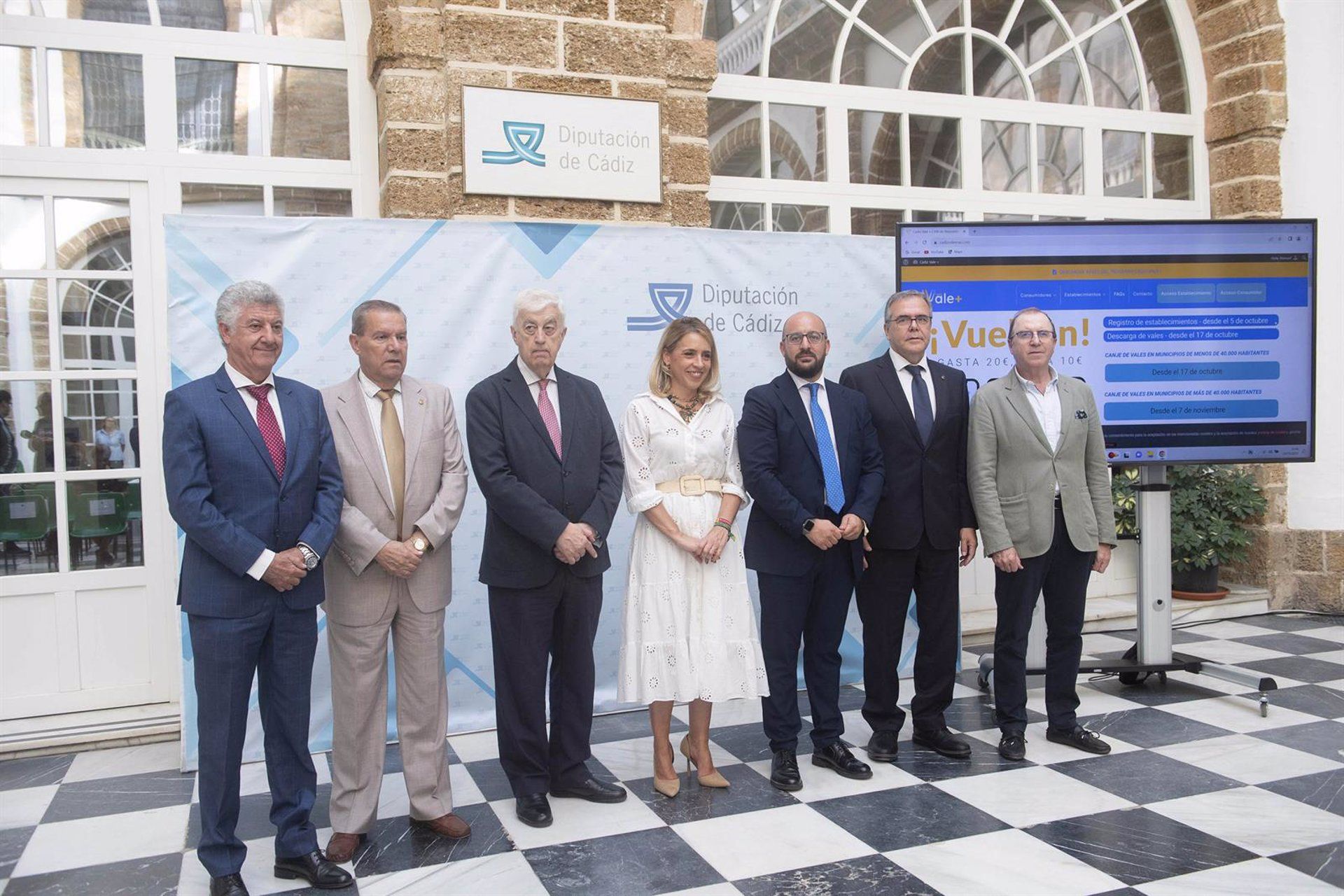 Diputación ampliará en 800.000 euros la campaña 'Cádiz Vale Más' tras agotarse todos los bonos. Presentación de la campaña 'Cádiz Vale Más' de la Diputación de Cádiz - DIPUTACIÓN DE CÁDIZ - Archivo.