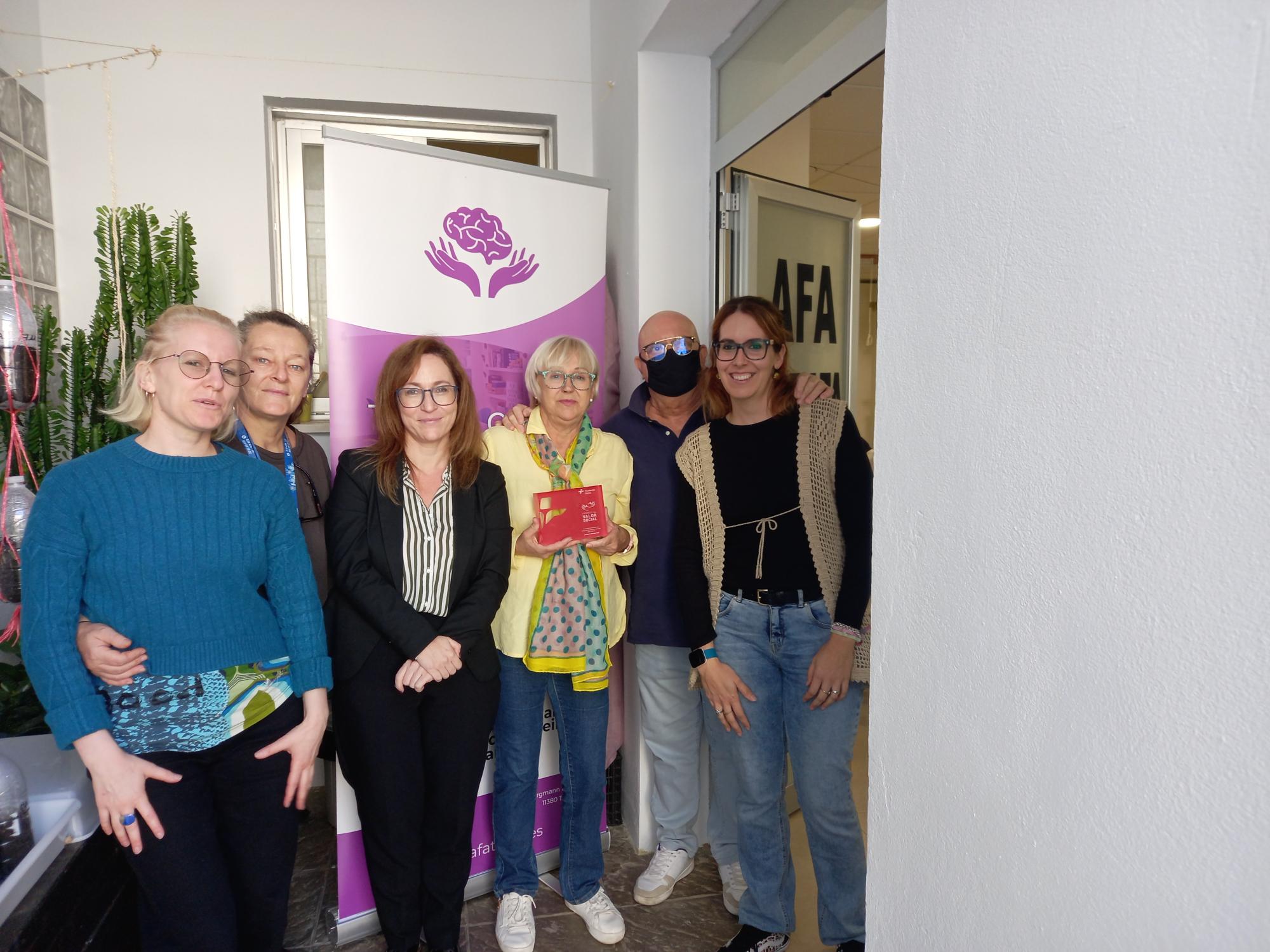 Familiares de Enfermos de Alzheimer en Tarifa aumentan sus talleres terapéuticos de la mano de Fundación Cepsa