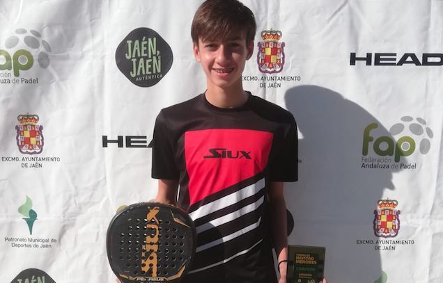 Diego García García, nuevo talento del pádel en el Campo de Gibraltar.