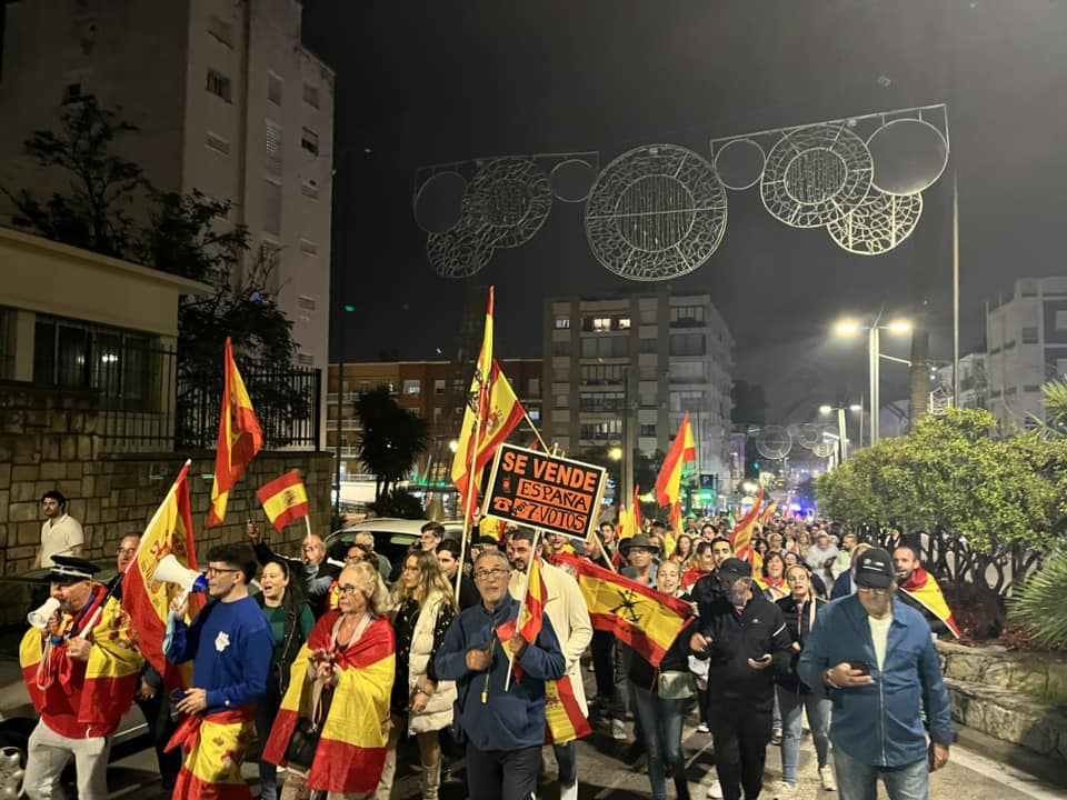 El Campo de Gibraltar dice "no" a la amnistía en una manifestación comarcal en Algeciras