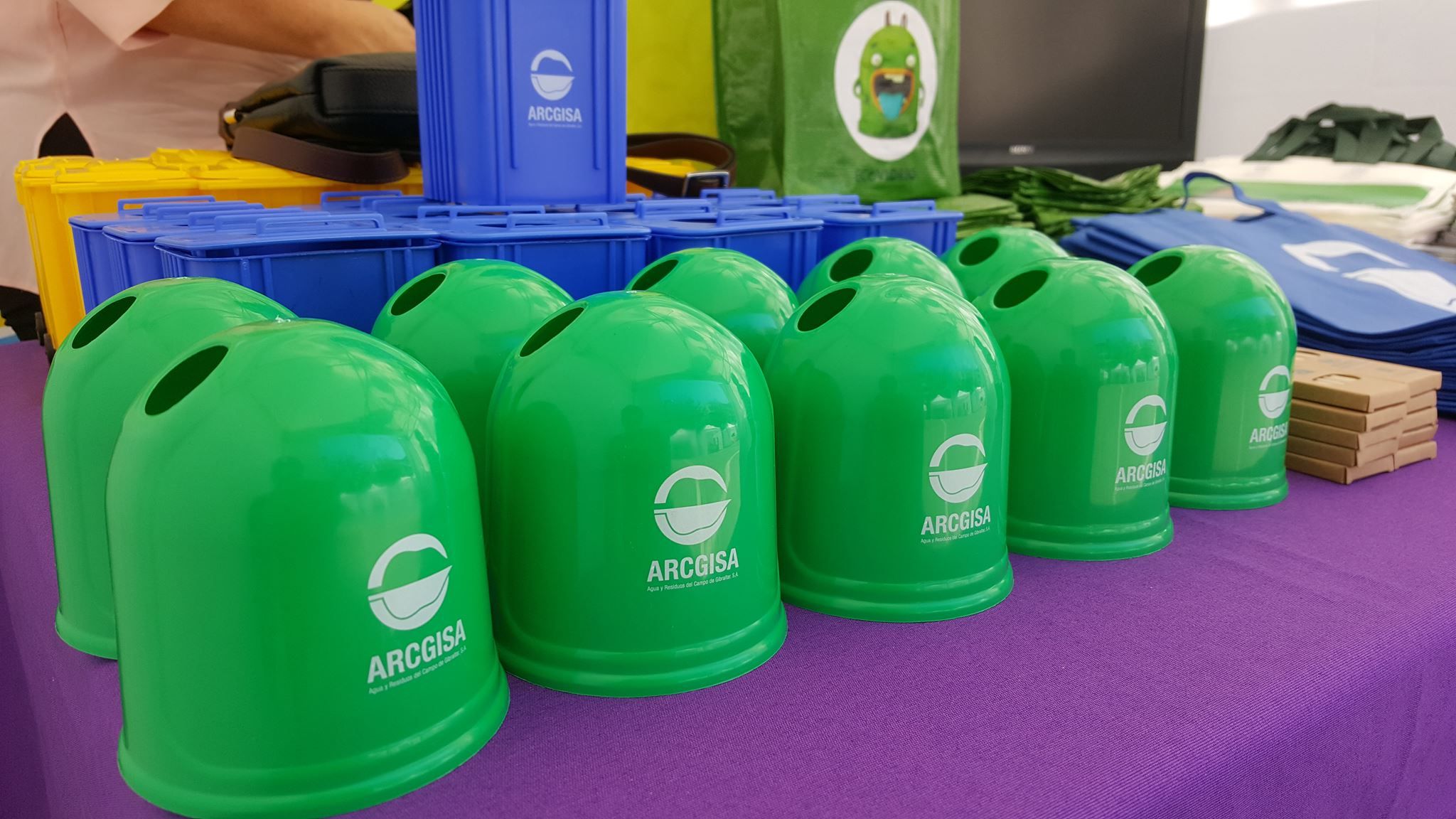 Una campaña de reciclaje de vidrio en el sector de la hostelería de ARCGISA y ECOVIDRIO. Imagen de archivo. Algeciras, protagonista de una iniciativa medioambiental que emplea la inteligencia artificial