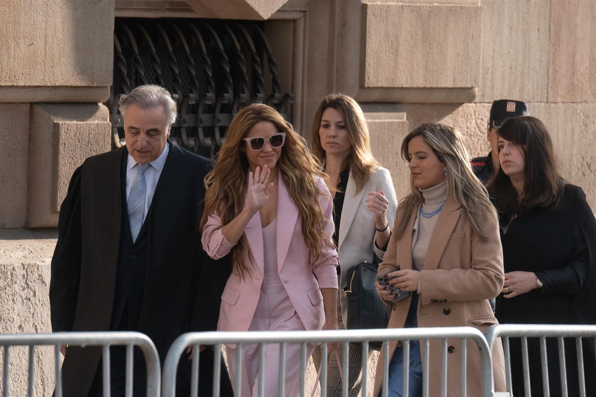 Shakira llega a su juicio en la Audiencia de Barcelona - DAVID ZORRAKINO