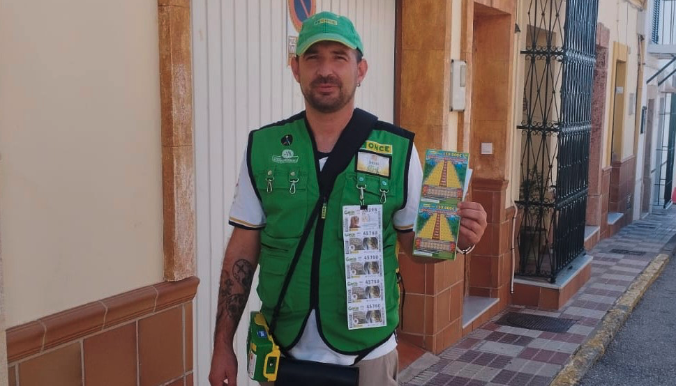 José David García, vendedor de la ONCE .