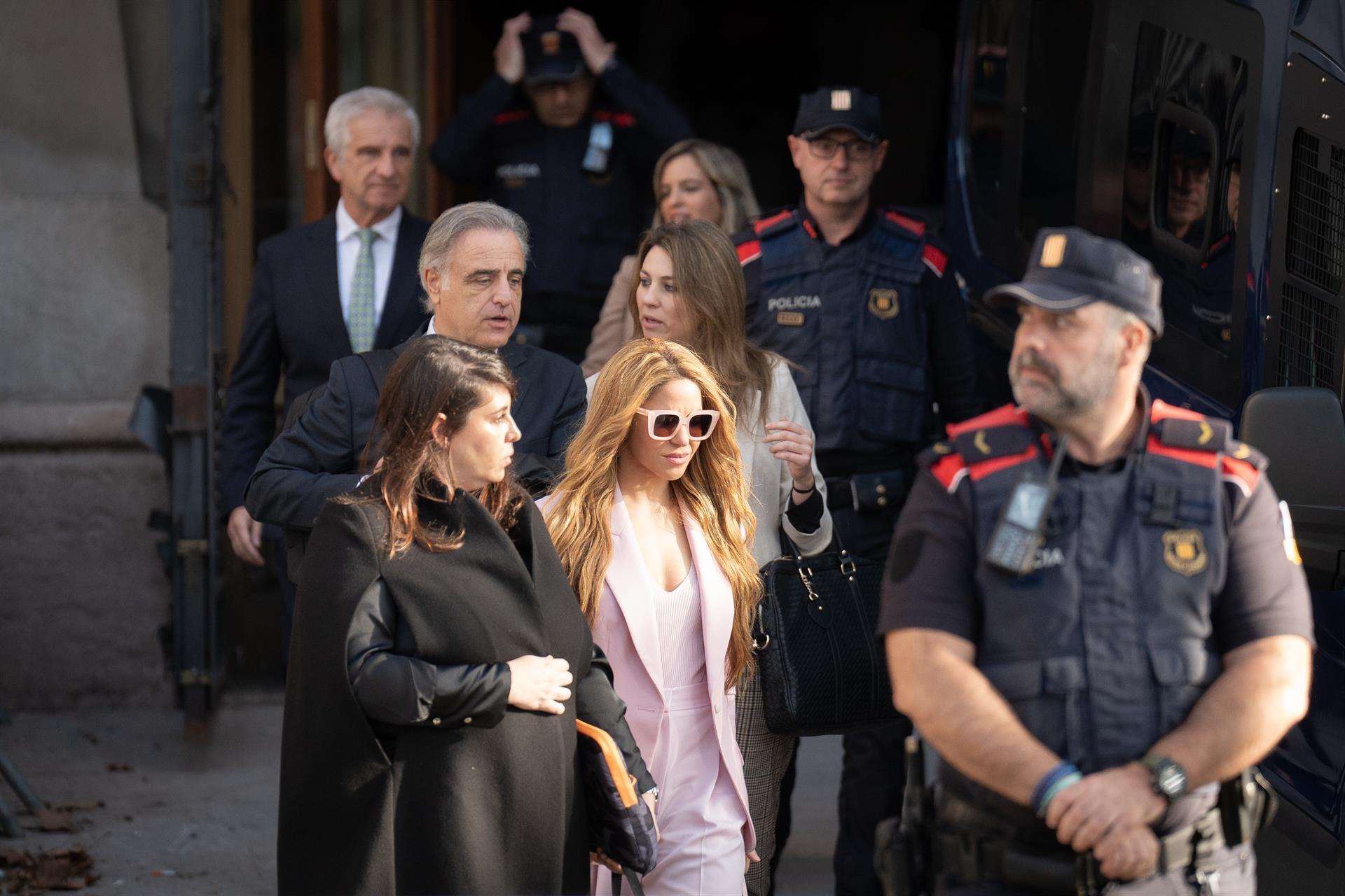 Shakira sale de la Audiencia de Barcelona tras reconocer un fraude de 14,5 millones de euros a Hacienda. - DAVID ZORRAKINO - EUROPA PRESS