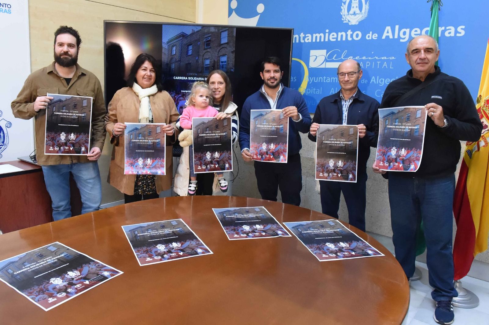 Una Algeciras navideña y solidaria correrá el próximo 17 de diciembre. Foto de la presentación del evento.