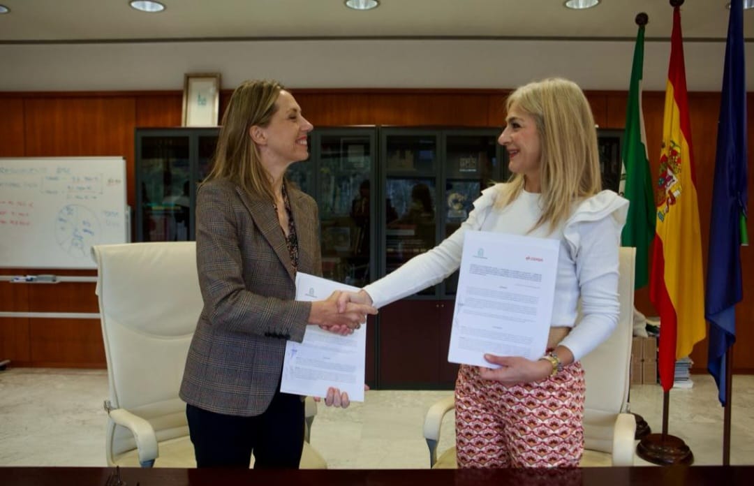 Junta y Cepsa firman un convenio para impulsar la formación en hidrógeno verde