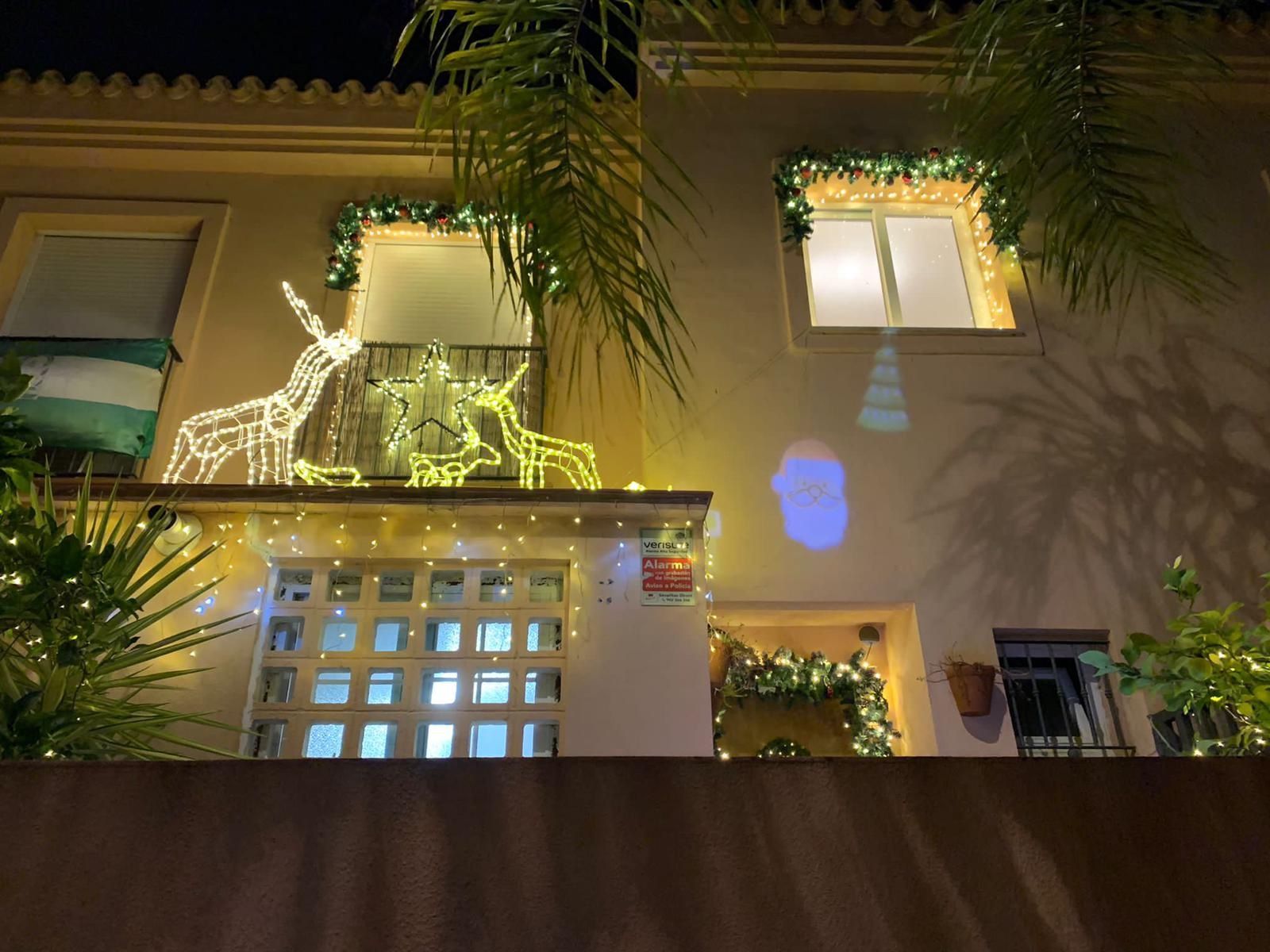 Decorar tu fachada con motivos navideños tiene premio en Los Barrios.