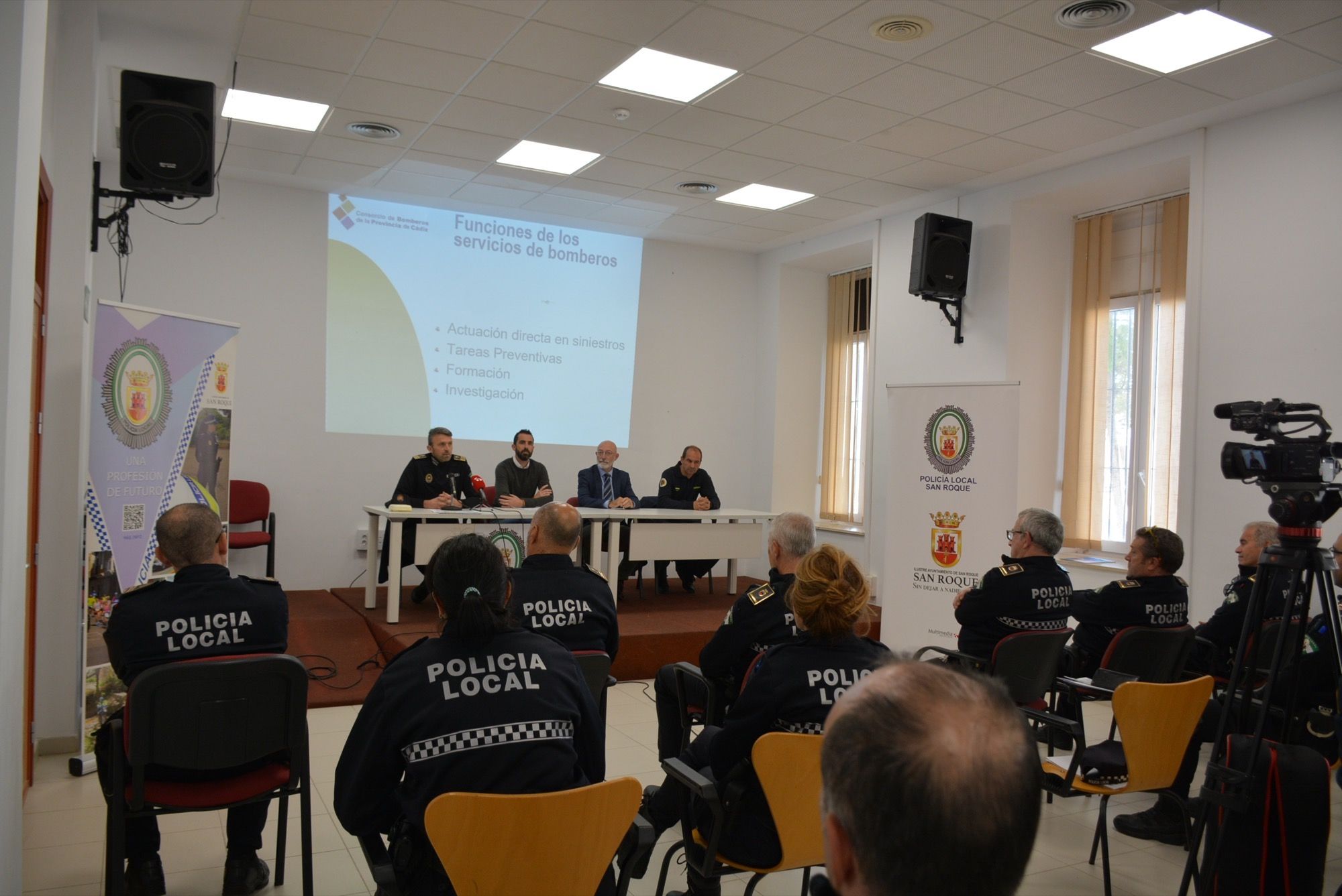 La Policía Local de San Roque aprende procedimientos operativos para impartir los primeros auxilios a través de un curso