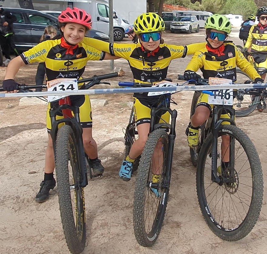 Un primer puesto y tres podios para el CC Los Dalton en el Provincial de Sevilla BTT