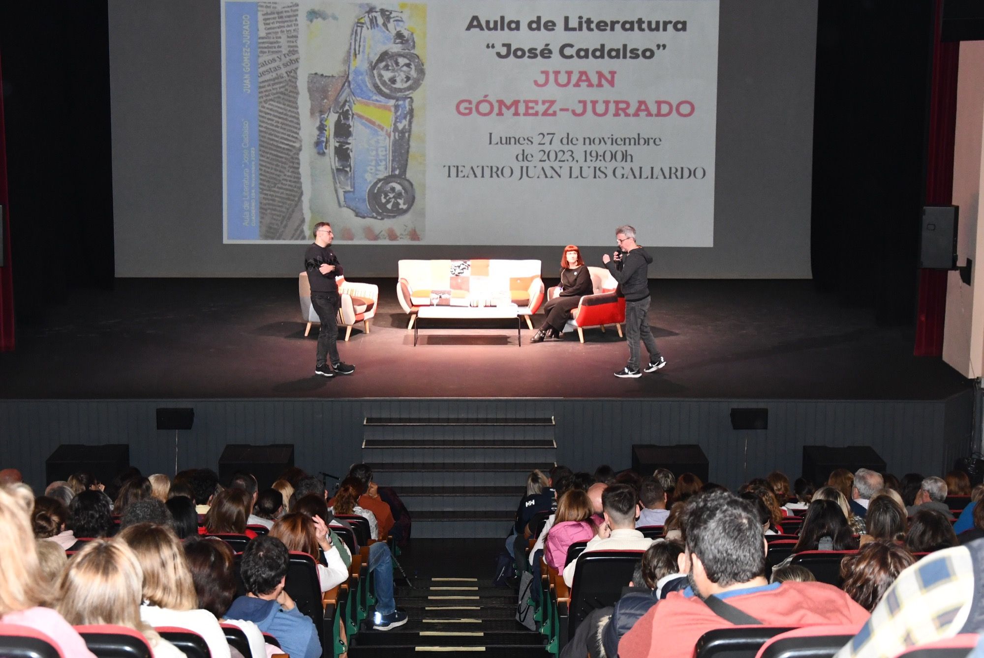 El escritor Juan Gómez-Jurado comparte su "mejor versión" en el Aula de Literatura 'José Cadalso'