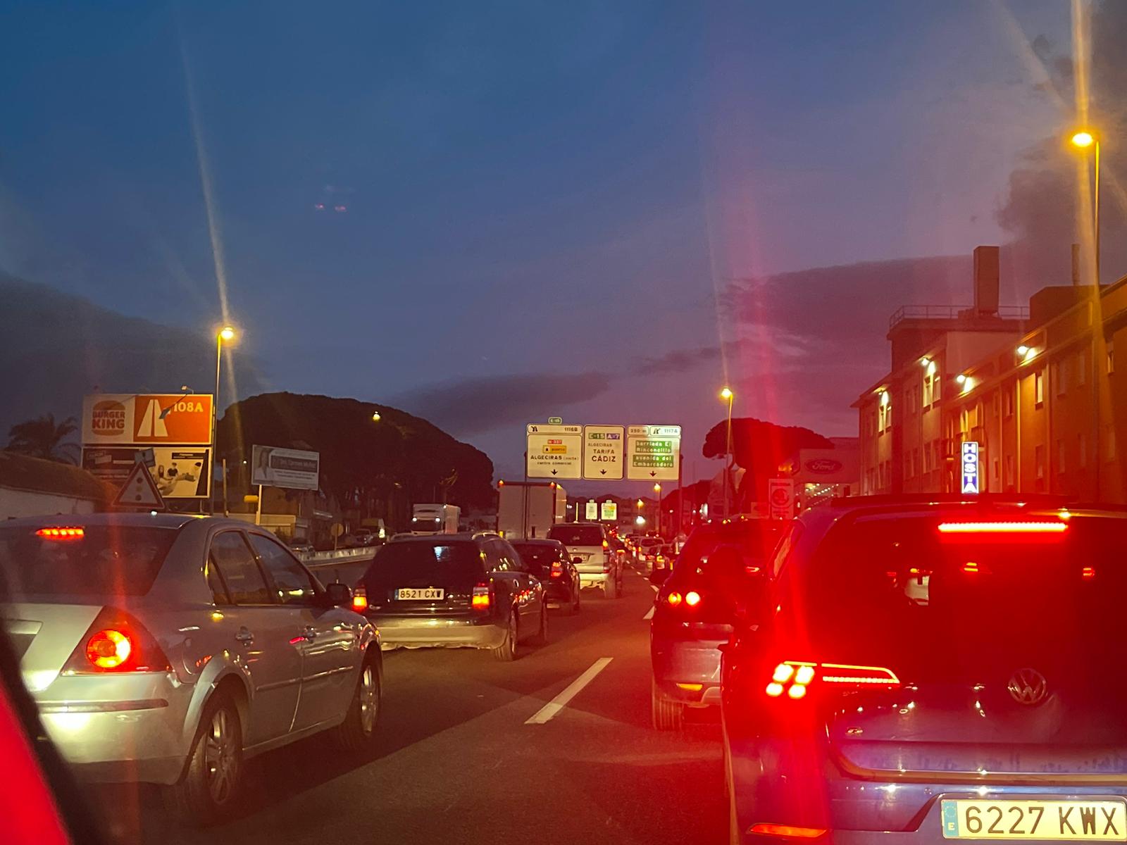 Retenciones en la A-7 tras un accidente sin heridos en la entrada a Algeciras